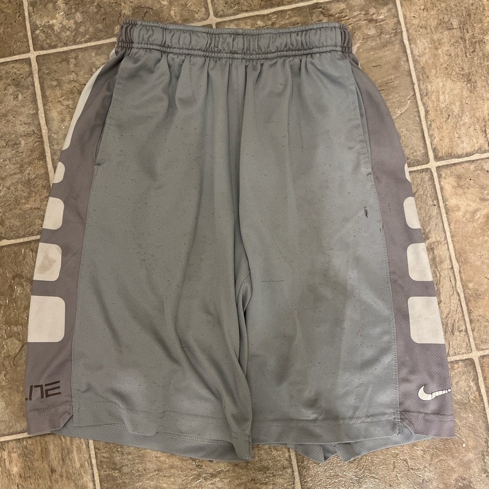 Nike Men’s Light Gray Athletic Mesh Shorts with Side Panels